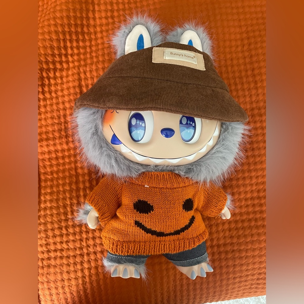 38 cm Labubu Mokoko outfit Hat, sweater and jeans